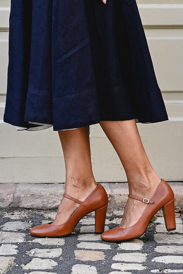 Bravina | Everyday Sandals with a Small Heel