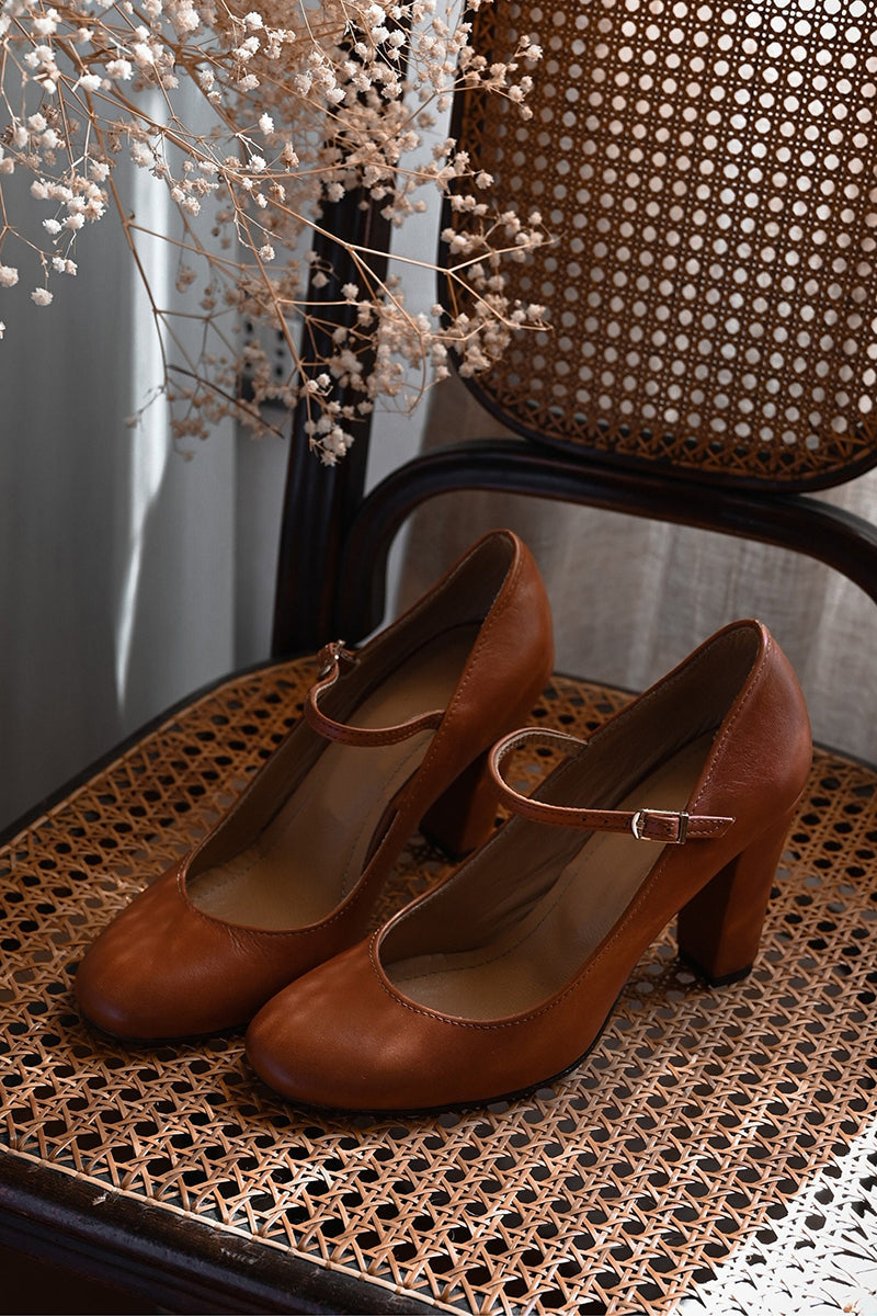 Bravina | Everyday Sandals with a Small Heel