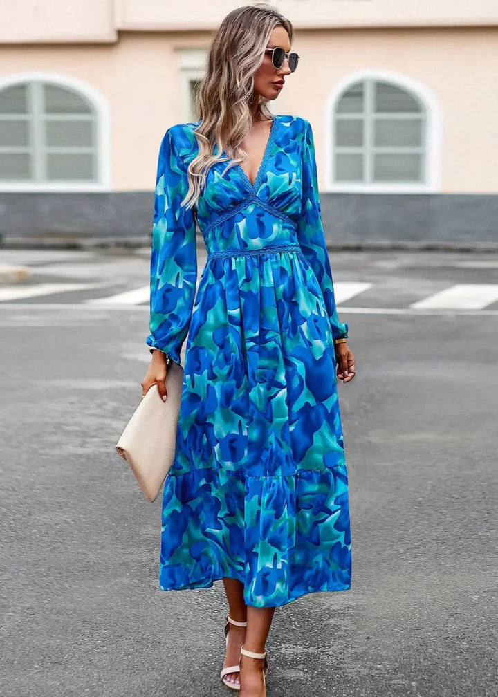Lara - Elegant Floral Dress for a Flattering Fit