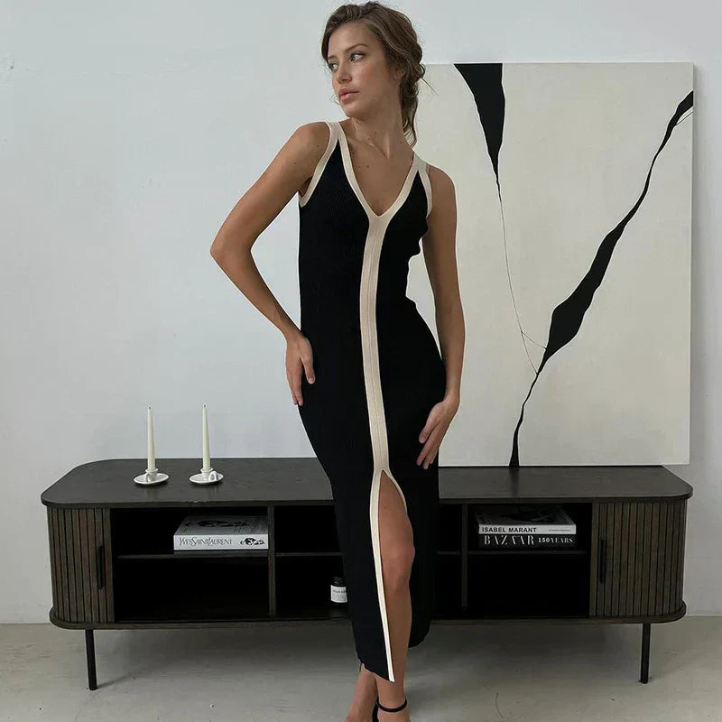 Lila | Stylish Sleeveless V-Neck Dress