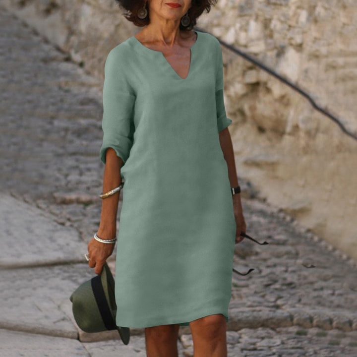 Cassie | Fitted Dress with V-Neck