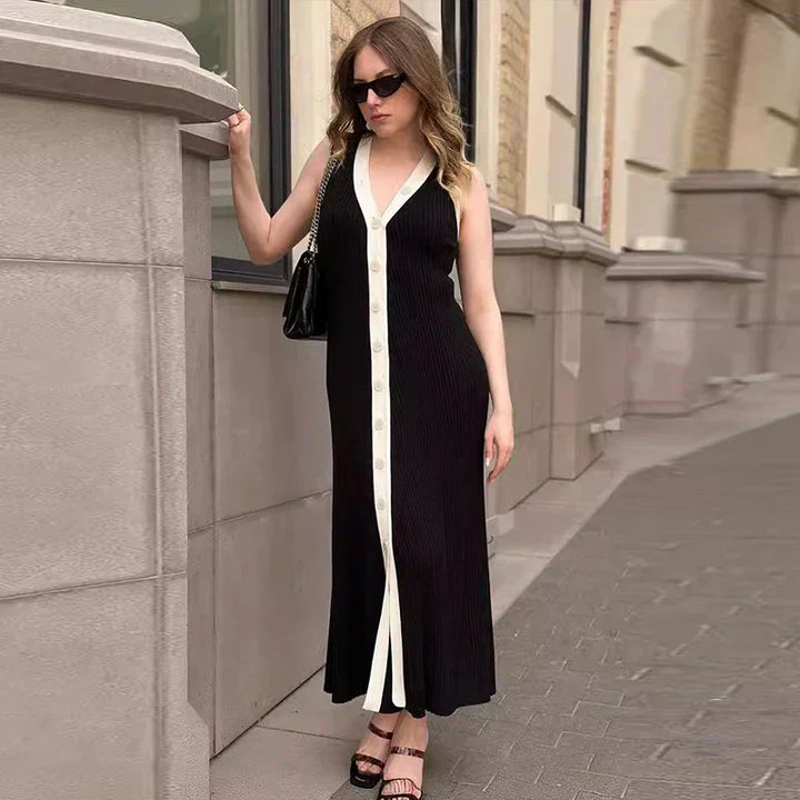 Lila | Stylish Sleeveless V-Neck Dress