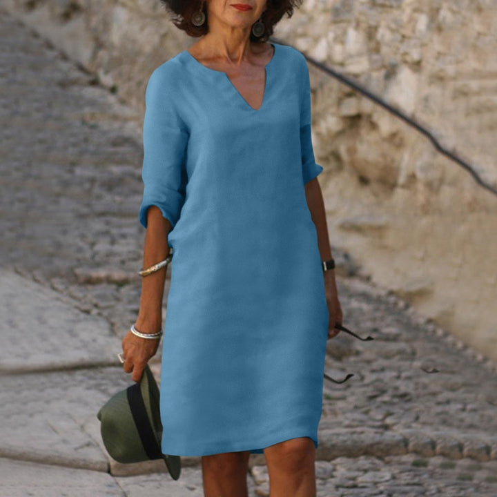Cassie | Fitted Dress with V-Neck
