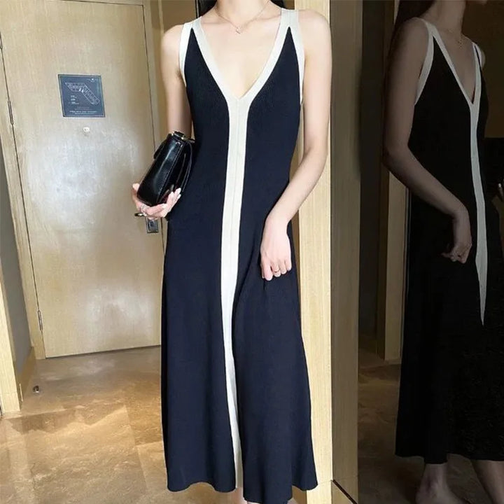 Lila | Stylish Sleeveless V-Neck Dress