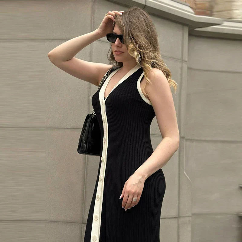 Lila | Stylish Sleeveless V-Neck Dress