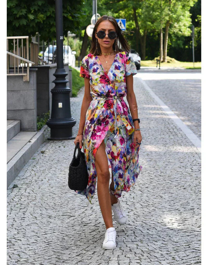 Suzanne - Chic V-Neck Elegance Dress