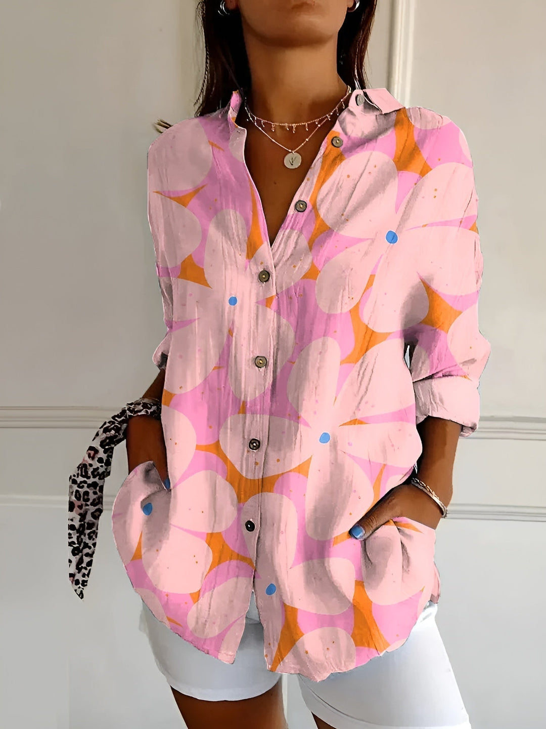 Avril | Elegant blouse with playful prints